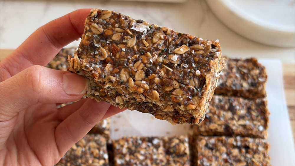 No-Bake Sweet & Salty Almond Granola Bars ft. 3MB